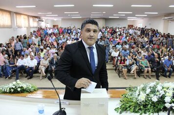 Foto - Após juramento ao povo, Vereadores, Prefeito e Vice-Prefeito tomam posse em Colorado