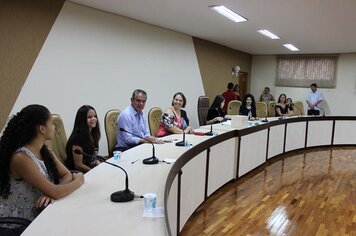 Foto - Sessão Solene de Posse da 1ª Legislatura do Parlamento Jovem da Câmara Municipal de Colorado.